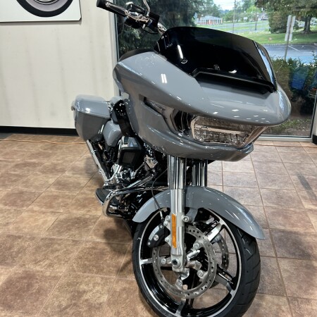  2026 Harley-Davidson® Road Glide® thumb 2