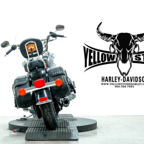2010 Harley-Davidson® Heritage Softail® Classic Vivid Black thumb 2