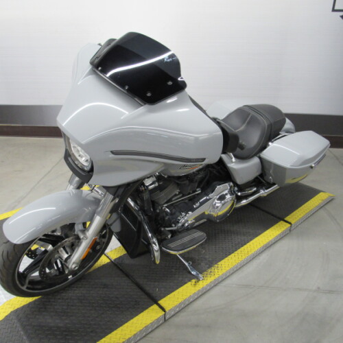 FLHX 2024 Street Glide® thumb 1