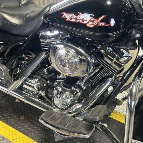 2004 Harley-Davidson® Road King® Classic BLACK W/PINSTRIPE thumb 3