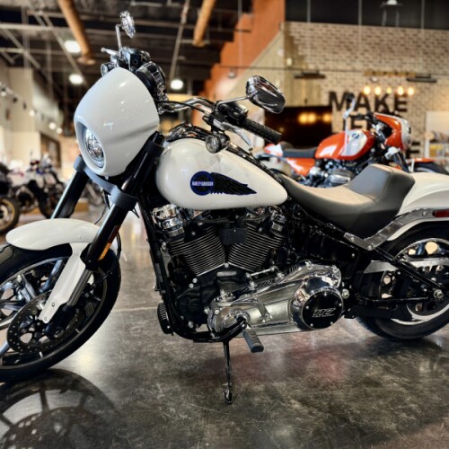 2026 Harley-Davidson® Low Rider® S White Onyx Pearl/ Chrome Trim thumb 2