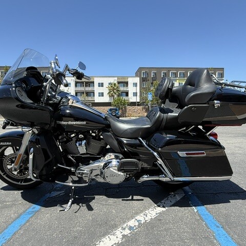2022 Harley-Davidson® Road Glide® Limited thumb 0