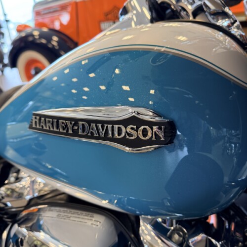 2017 Harley-Davidson Electra Glide Ultra Classic FLHTCU thumb 1