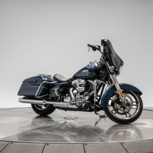 2016 HARLEY-DAVIDSON FLHXS STREET GLIDE SPECIAL in Cosmic Blue Pearl thumb 3