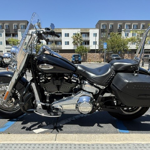 2023 Harley-Davidson® Heritage Classic thumb 0