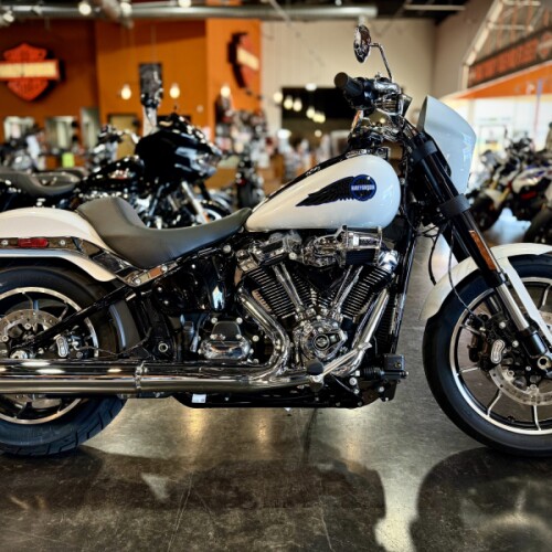 2026 Harley-Davidson® Low Rider® S White Onyx Pearl/ Chrome Trim thumb 3