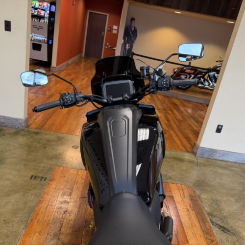 2026 Harley-Davidson® Pan America® 1250 ST Vivid Black thumb 1