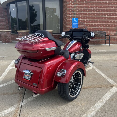 2026 Harley-Davidson® Street Glide 3 Limited Brilliant Red Chrome Trim thumb 0