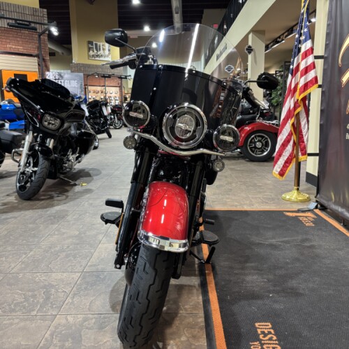 2026 Harley-Davidson® Heritage Classic BRILLIANT RED W/ PINSTRIPE thumb 3