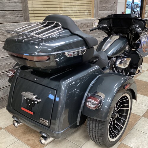 2026 Harley-Davidson® Street Glide 3 Limited Iron Horse Metallic Chrome Trim thumb 0
