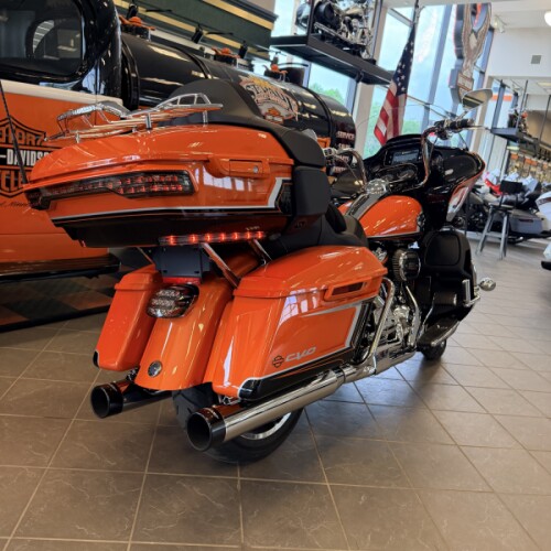 2022 Harley-Davidson CVO Road Glide Limited FLTRKSE thumb 2