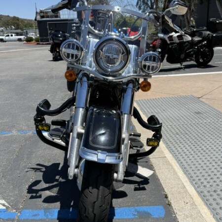 2023 Harley-Davidson® Heritage Classic thumb 2