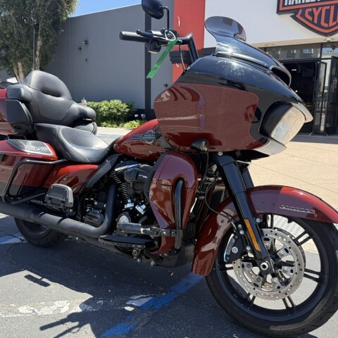 2024 Harley-Davidson® Road Glide® Limited Red Rock / Vivid Black thumb 3