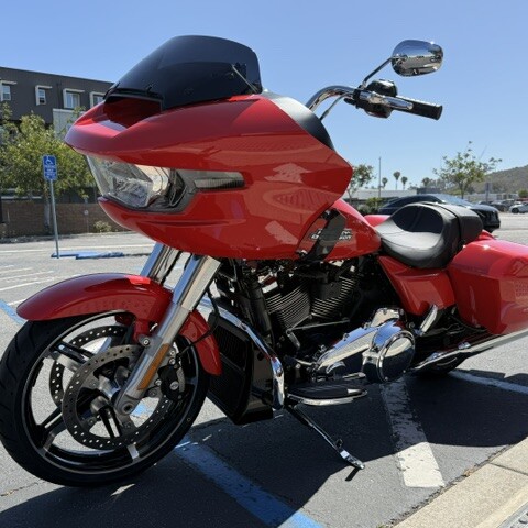 2026 Harley-Davidson® Road Glide™ Blood Orange Chrome Trim thumb 0
