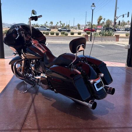 FLTRX 2018 Road Glide® thumb 1