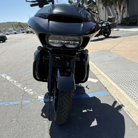 2023 Harley-Davidson® Road Glide® Limited thumb 2