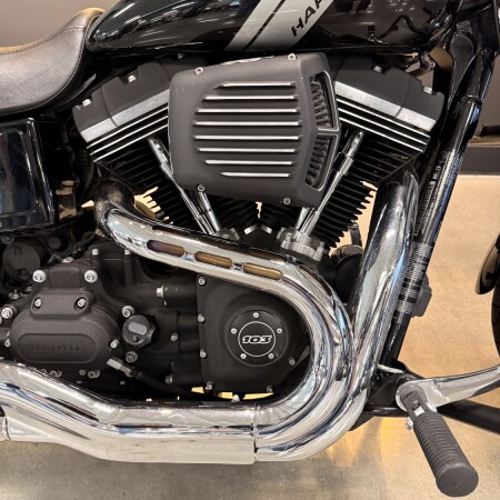 2014 Harley-Davidson® Fat Bob® Vivid Black Deluxe thumb 3