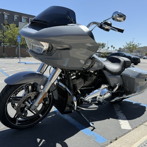 2026 Harley-Davidson® Road Glide™ Dark Billiard Gray Chrome Trim thumb 1