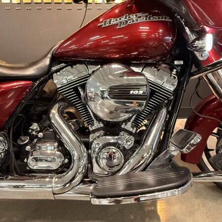 2016 Harley-Davidson® Street Glide® Special Velocity Red Sunglo thumb 3