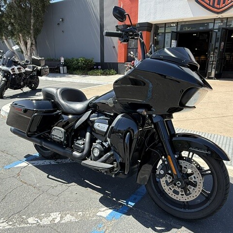 2023 Harley-Davidson® Road Glide® Limited thumb 3