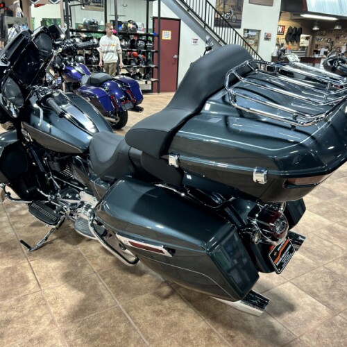  2026 Harley-Davidson® Street Glide Limited thumb 2