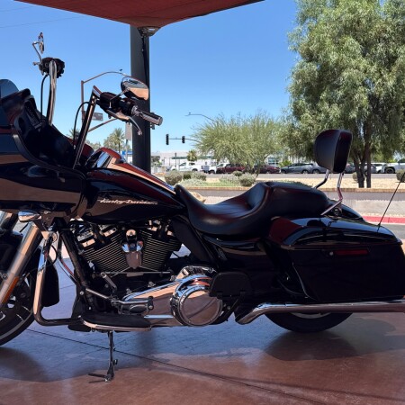 FLTRX 2018 Road Glide® thumb 2