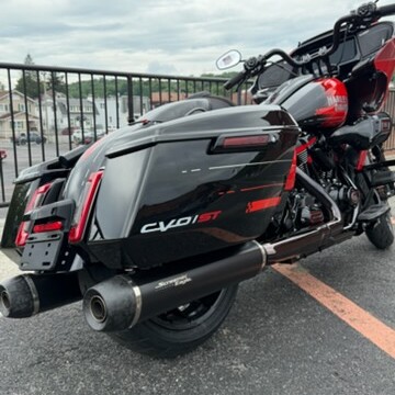 2026 Harley-Davidson® CVO Road Glide ST FLTRXSTSE thumb 2