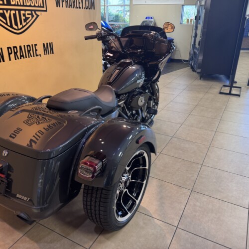 2026 Harley-Davidson® Road Glide 3 Iron Horse Metallic thumb 0