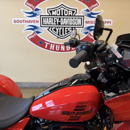 2026 Harley-Davidson® Road Glide 3 Blood Orange thumb 3