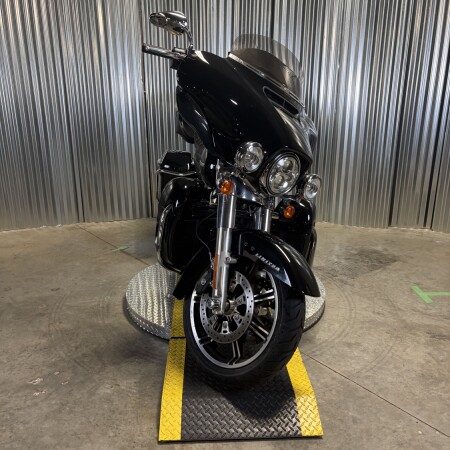 2021 Harley-Davidson® Ultra Limited Vivid Black - Black Finish thumb 1