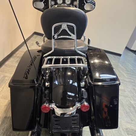 2011 Harley-Davidson® Street Glide® Vivid Black FLHX thumb 2