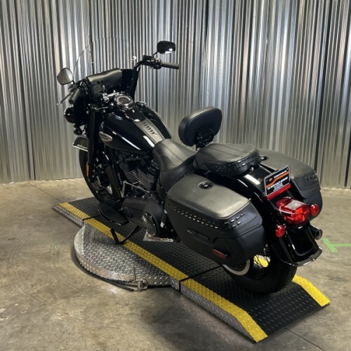 2024 Harley-Davidson® Heritage Classic Vivid Black - Black Finish thumb 0