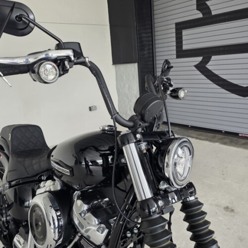 2026 Harley-Davidson® Street Bob® thumb 2