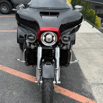 2020 Harley-Davidson® CVO™ Tri Glide® FLHTCUTGSE thumb 0