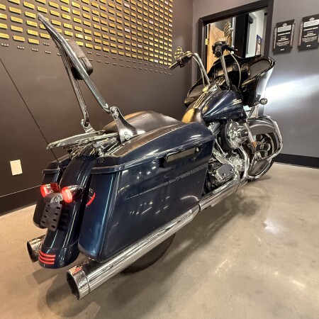 2016 Harley-Davidson® Road Glide® Special Custom Colour Cosmic Blue Pearl thumb 0