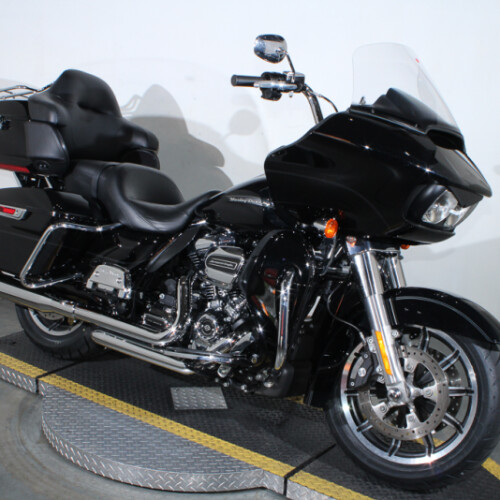 2019 Harley-Davidson Road Glide Ultra Grand American Touring FLTRU thumb 2