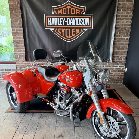 2020 Harley-Davidson® Freewheeler® Performance Orange thumb 3