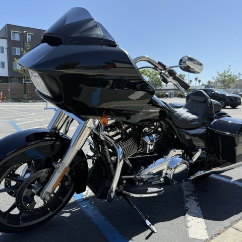 2023 Harley-Davidson® Road Glide® thumb 1