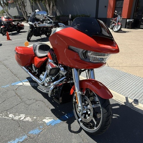 2026 Harley-Davidson® Road Glide™ Blood Orange Chrome Trim thumb 2