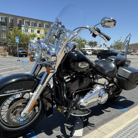 2023 Harley-Davidson® Heritage Classic thumb 1