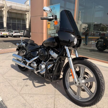 2022 Harley-Davidson® Softail™ Standard Vivid Black thumb 3