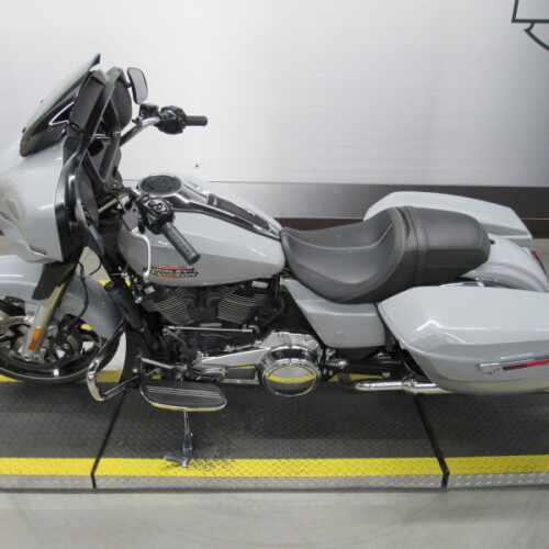 FLHX 2024 Street Glide® thumb 0