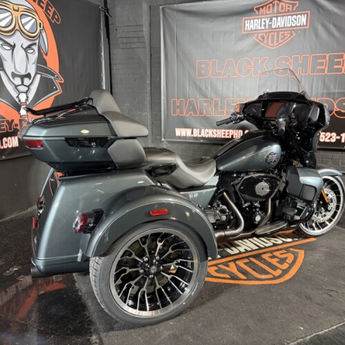 2026 Harley-Davidson® Street Glide 3 Limited FLHLT  thumb 2