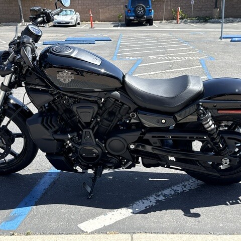 2026 Harley-Davidson® Nightster™ Vivid Black Black Trim thumb 0