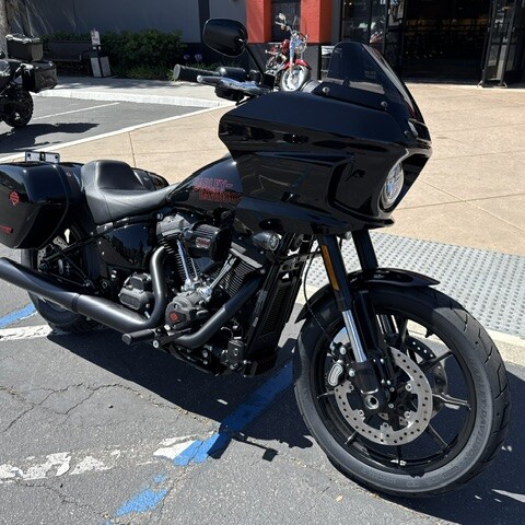 2026 Harley-Davidson® Low Rider® ST Vivid Black Black Trim thumb 3