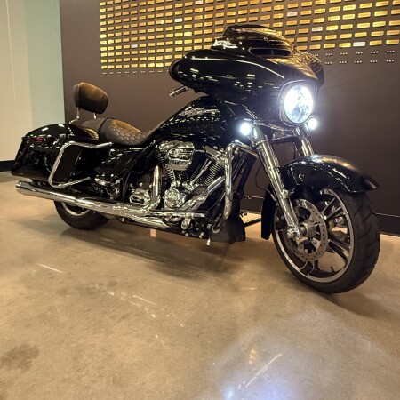 2019 Harley-Davidson® Street Glide® Vivid Black thumb 1