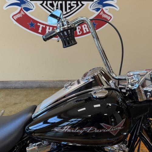 2009 Harley-Davidson® Road King® Vivid Black thumb 3