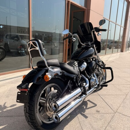 2022 Harley-Davidson® Softail™ Standard Vivid Black thumb 2