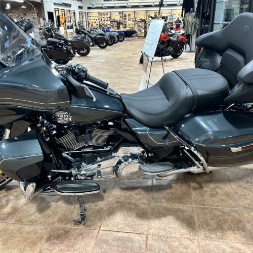  2026 Harley-Davidson® Street Glide Limited thumb 0