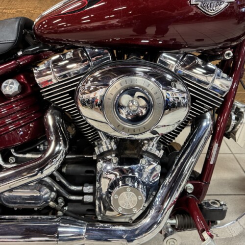 2008 Harley-Davidson® Softail® Rocker™ C Crimson Red Sunglo & Candy Red Sunglo FXCWC thumb 2